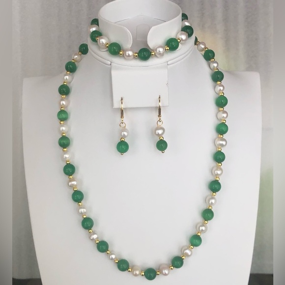 Jewelry - 7-8mm Freshwater Pearl & Green Jade Beads Necklace Bracelet & Earrings Set